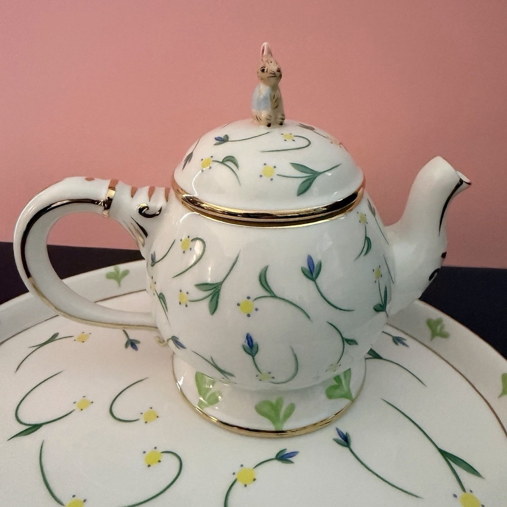 Royal Danube Peter Rabbit Tea Set Elegant Hand Painted Gilt Floral Child's Size - Picture 3 of 12